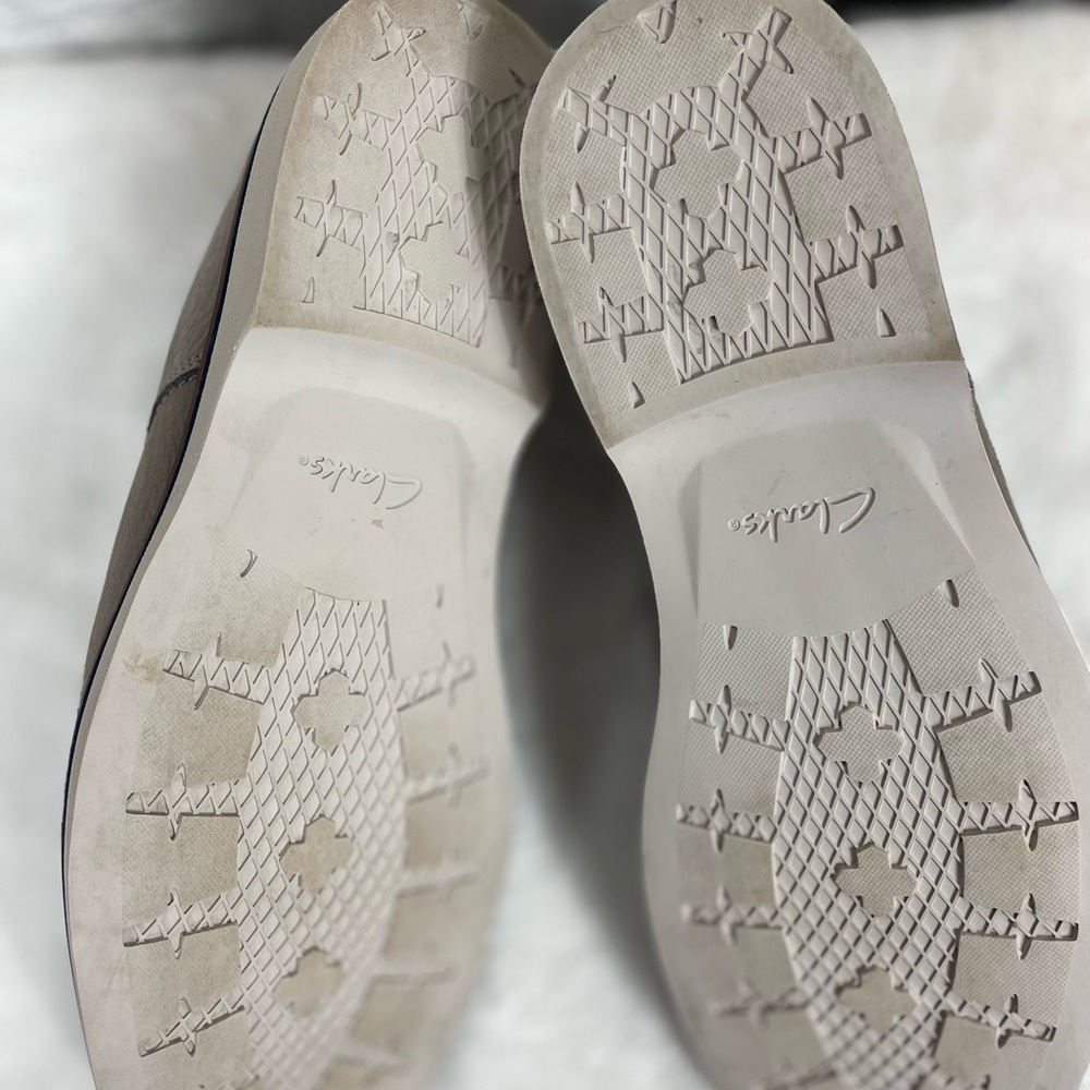 Clarks Collection Men’s Oxford Dress Shoes – Gray Leather, Size 12W (EU 46) - Picture 5 of 6